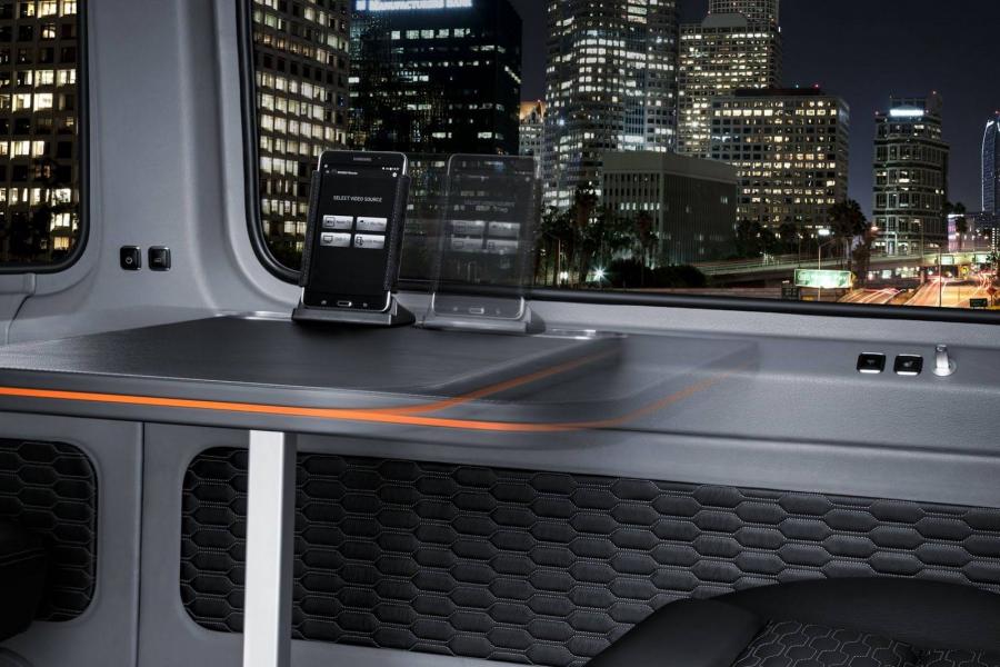 Детали интерьера Mercedes-Benz Sprinter Conference Lounge by Brabus 2016 года  (фото 6 из 15)